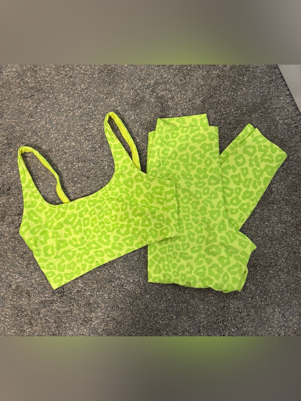 Beach Riot Sport Neon Green Leopard Leggings & Sports Bra Activewear Set - M/L